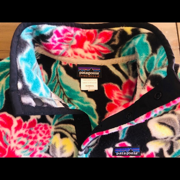 Patagonia Women’s Synchilla Snap T - Picture 2 of 8